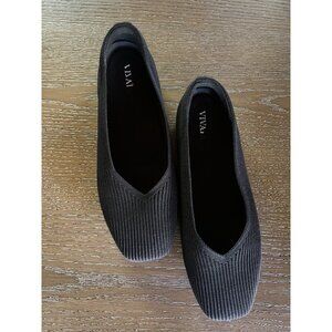 Vivaia Margot 2.0 Flats Sz 6 US 36 Black Square Toe V Cut Slip On Comfort Staple